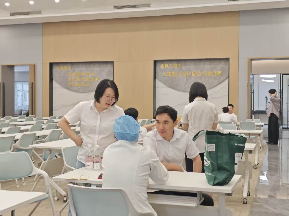健康义诊进爱体育手机网页版登录入口-爱体育（中国）
，暖心服务护员工