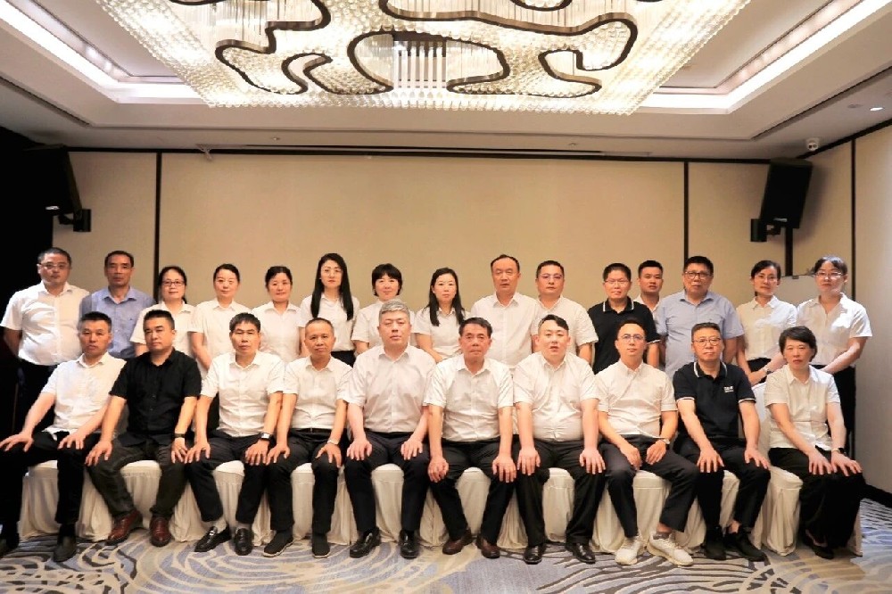 乘风破浪 向新而行｜爱体育手机网页版登录入口-爱体育（中国）
集团2026年半年度会议圆满召开